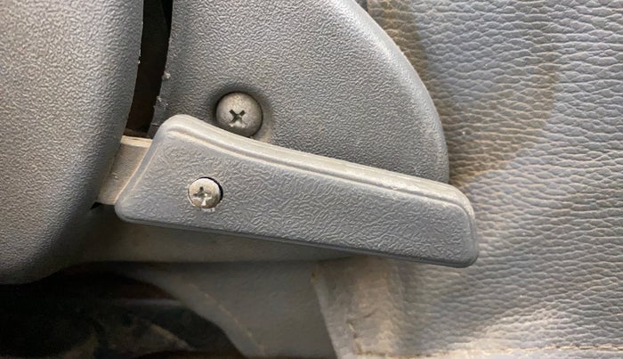2015 Maruti Alto 800 LXI, Petrol, Manual, 1,15,796 km, Driver Side Adjustment Panel