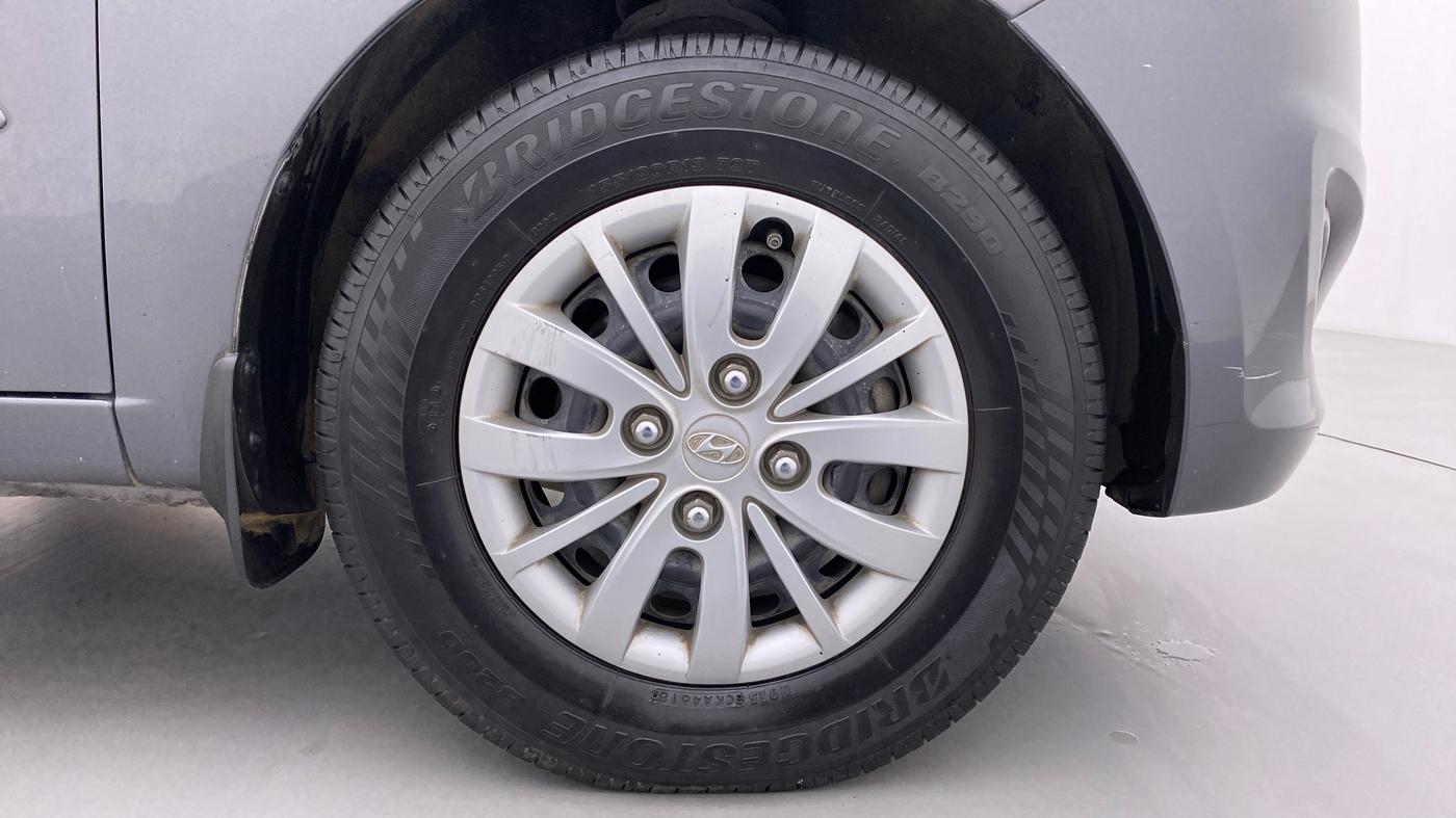 2013 Hyundai i10 SPORTZ 1.2 KAPPA2, Petrol, Manual, 99,940 km, Right Front Wheel