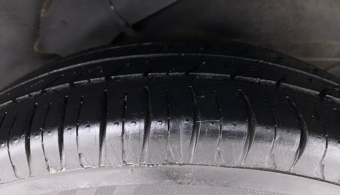 2013 Hyundai i10 SPORTZ 1.2 KAPPA2, Petrol, Manual, 99,940 km, Left Rear Tyre Tread