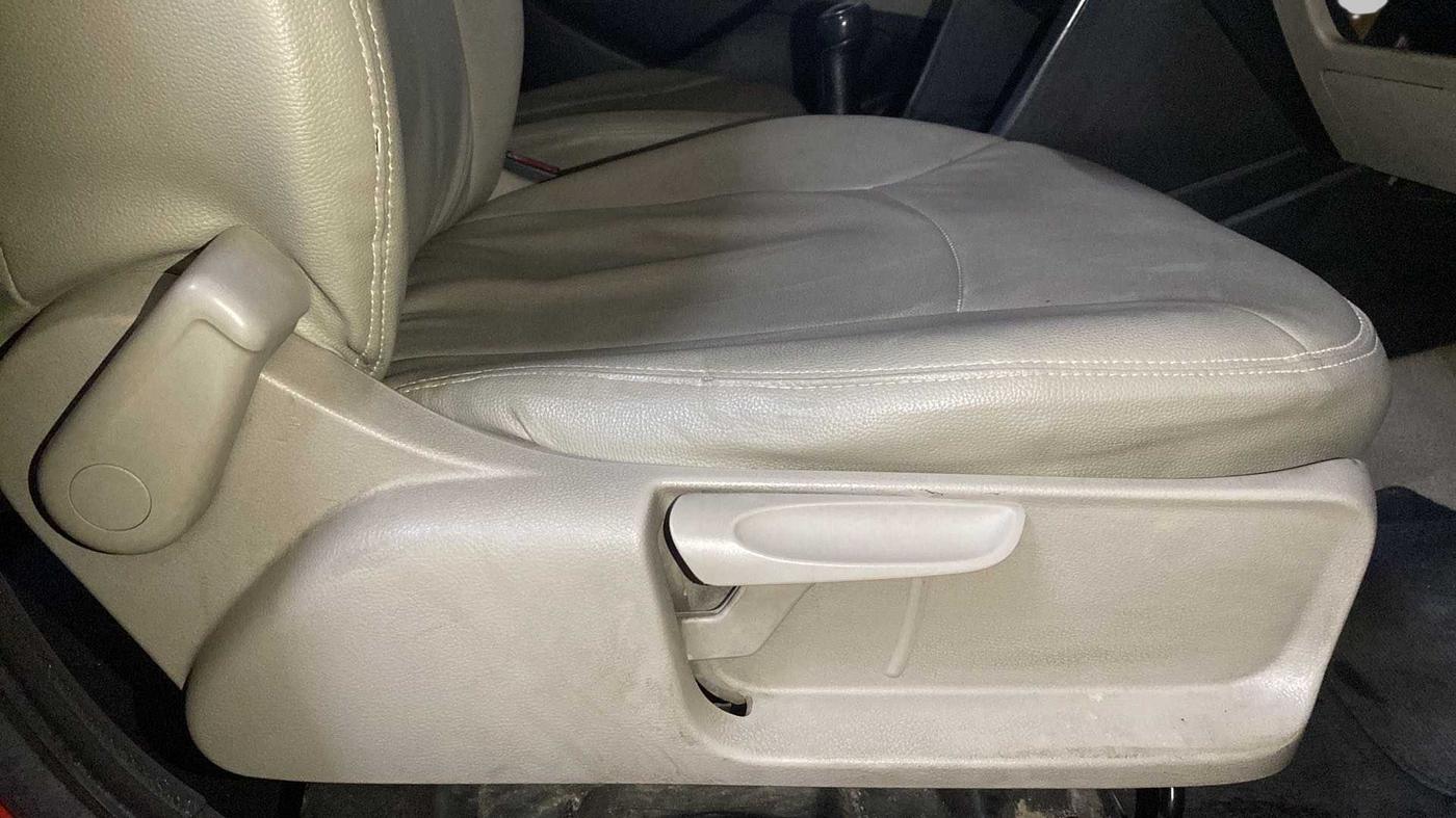 2010 Volkswagen Polo COMFORTLINE 1.2L PETROL, Petrol, Manual, 74,001 km, Driver Side Adjustment Panel