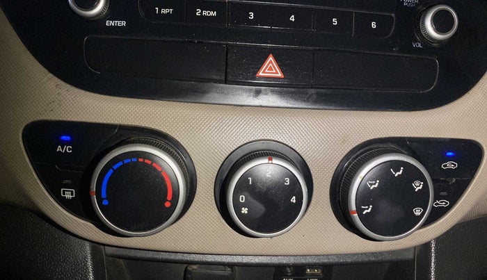 2014 Hyundai Grand i10 ASTA 1.2 KAPPA VTVT, Petrol, Manual, 55,890 km, AC Unit - Minor issue in the heater switch