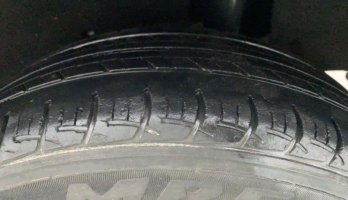 2017 Maruti Baleno DELTA PETROL 1.2, Petrol, Manual, 53,372 km, Left Rear Tyre Tread