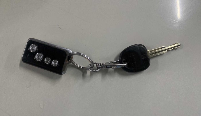 2015 Hyundai Eon ERA +, Petrol, Manual, 59,332 km, Key Close Up