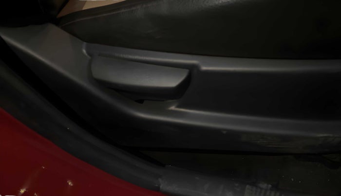 2015 Hyundai Eon ERA +, Petrol, Manual, 59,332 km, Driver Side Adjustment Panel