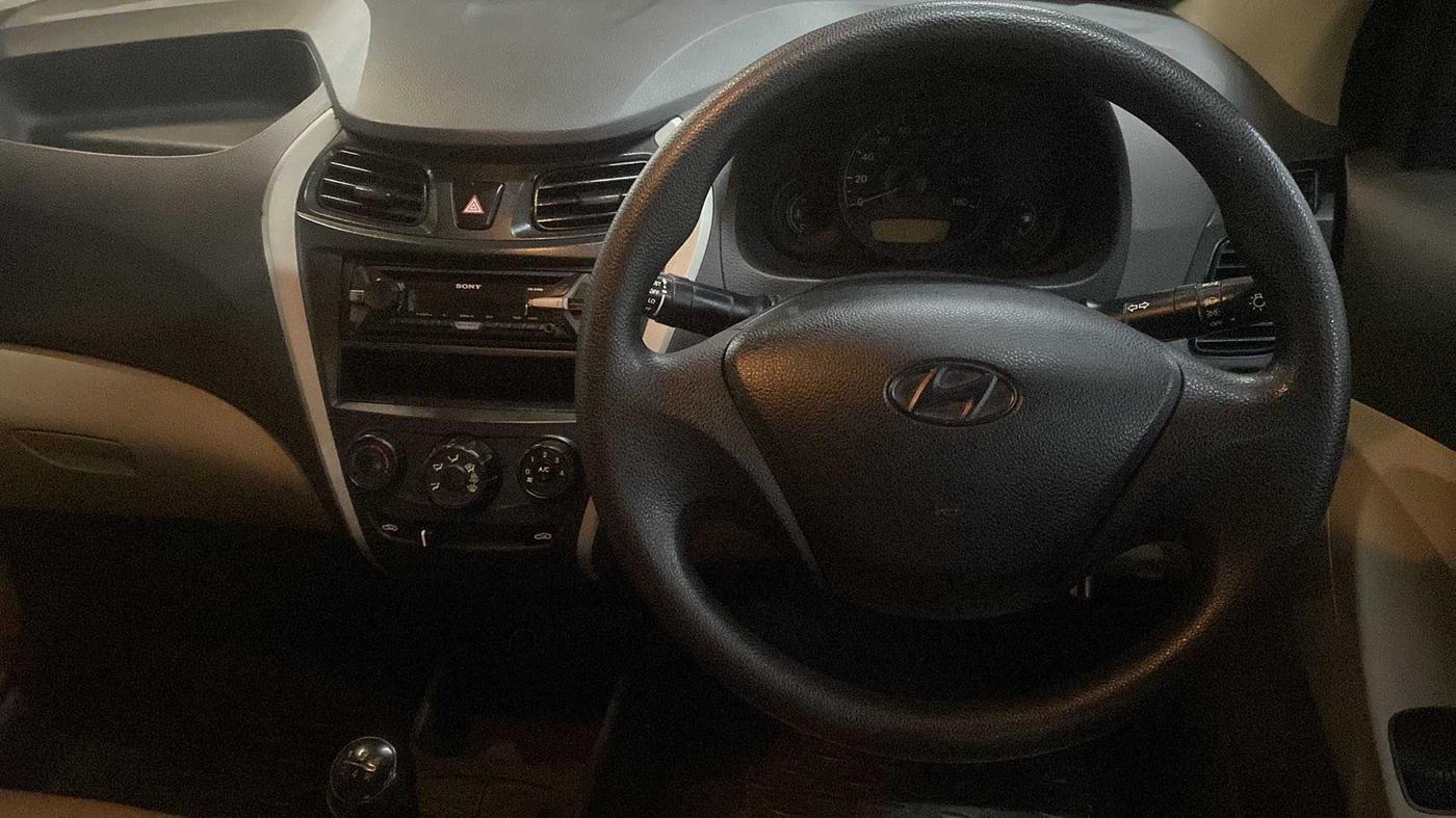 2015 Hyundai Eon ERA +, Petrol, Manual, 59,332 km, Steering Wheel Close Up