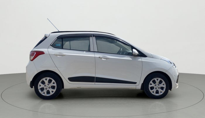 2016 Hyundai Grand i10 SPORTZ 1.2 KAPPA VTVT, Petrol, Manual, 1,15,758 km, Right Side View