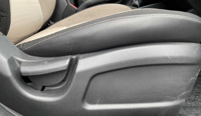 2018 Hyundai Elite i20 MAGNA EXECUTIVE 1.2, Petrol, Manual, 42,839 km, Driver Side Adjustment Panel