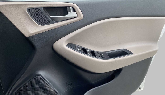 2018 Hyundai Elite i20 MAGNA EXECUTIVE 1.2, Petrol, Manual, 42,839 km, Driver Side Door Panels Control