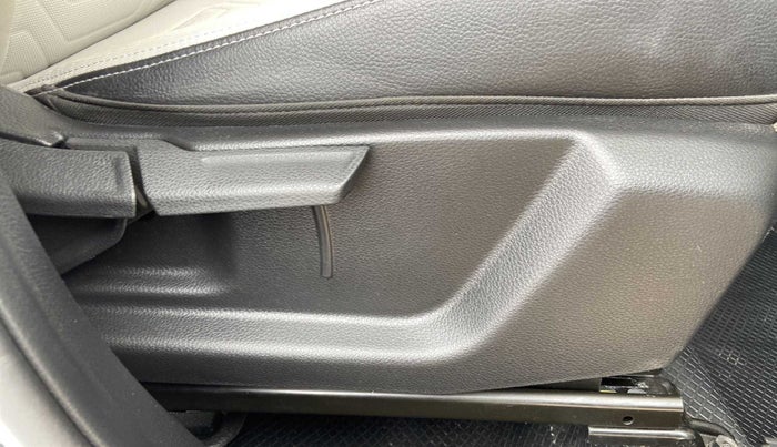 2020 KIA SONET HTX 1.0 IMT, Petrol, Manual, 6,430 km, Driver Side Adjustment Panel