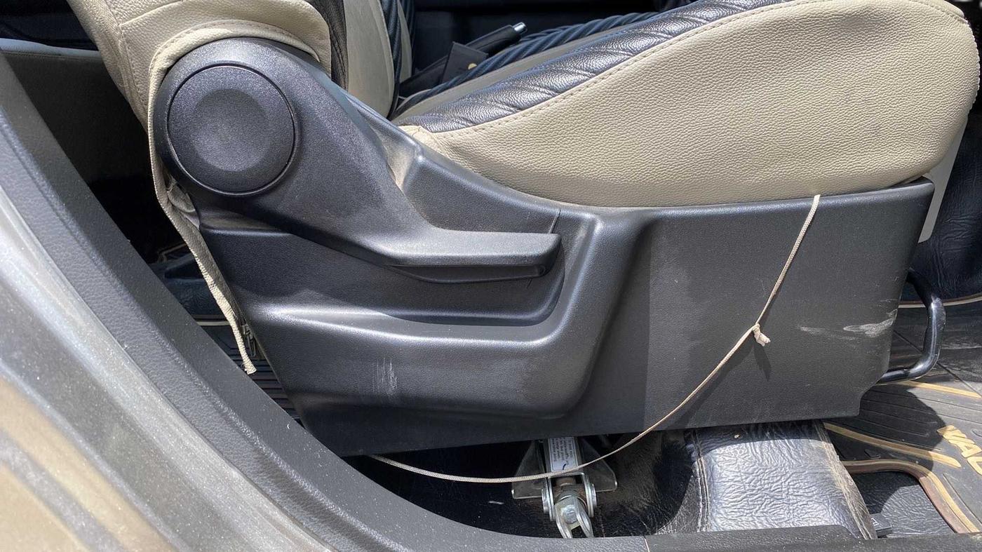 2019 Maruti New Wagon-R VXI 1.2, Petrol, Manual, 46,895 km, Driver Side Adjustment Panel