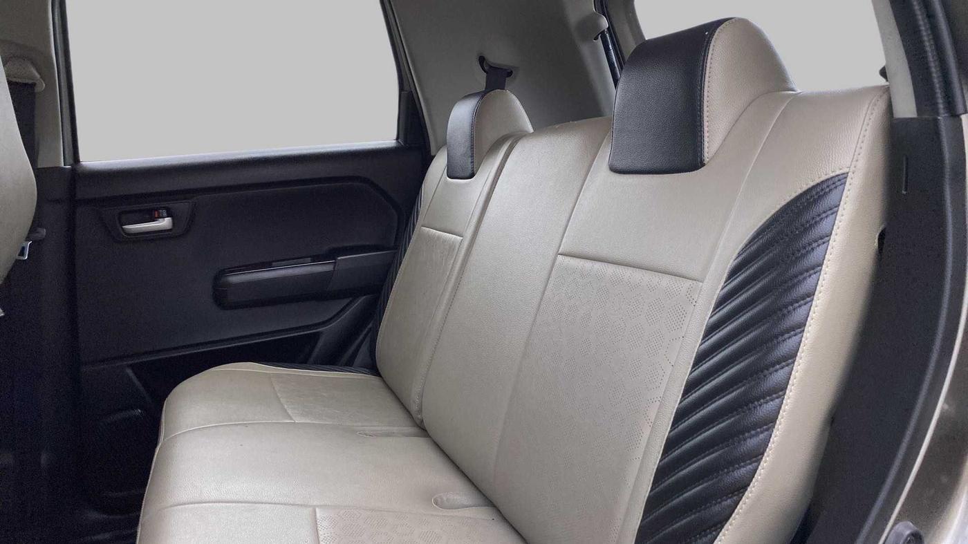 2019 Maruti New Wagon-R VXI 1.2, Petrol, Manual, 46,895 km, Right Side Rear Door Cabin