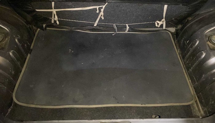 2016 Renault Kwid RXT 0.8, Petrol, Manual, 63,395 km, Boot Inside