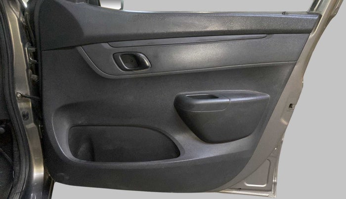 2016 Renault Kwid RXT 0.8, Petrol, Manual, 63,395 km, Driver Side Door Panels Control