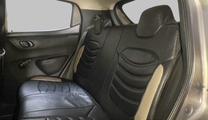 2016 Renault Kwid RXT 0.8, Petrol, Manual, 63,395 km, Right Side Rear Door Cabin