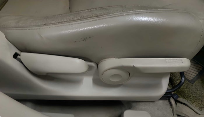2015 Maruti Ciaz ZDI+, Diesel, Manual, 1,10,160 km, Driver Side Adjustment Panel