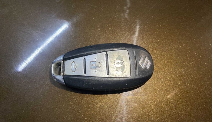 2015 Maruti Ciaz ZDI+, Diesel, Manual, 1,10,160 km, Key Close Up
