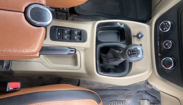 2022 Mahindra BOLERO NEO N 8, Diesel, Manual, 11,869 km, Gear Lever