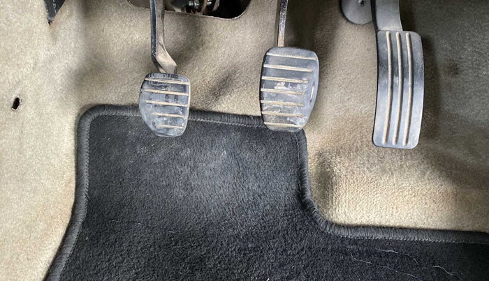 2014 Nissan Terrano XV D THP PREMIUM 110 PS, Diesel, Manual, 95,490 km, Pedals