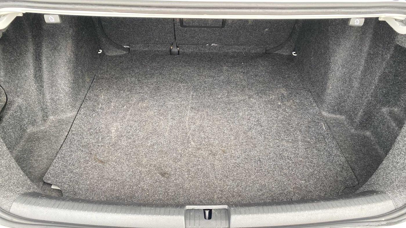 2015 Volkswagen Jetta COMFORTLINE TDI, Diesel, Manual, 72,774 km, Boot Inside