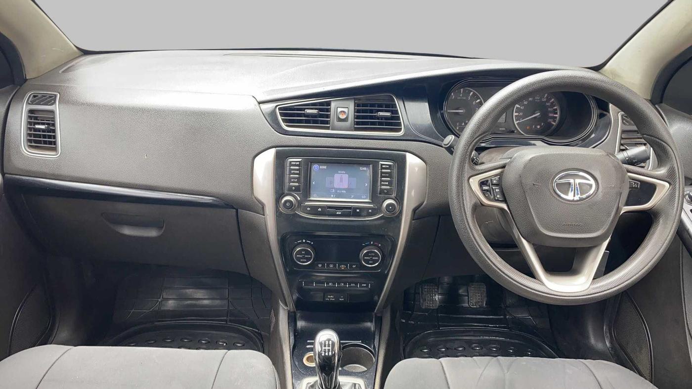 2015 Tata Bolt XT REVOTRON, Petrol, Manual, 1,24,731 km, Dashboard