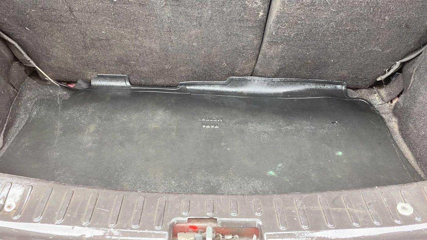 2015 Tata Bolt XT REVOTRON, Petrol, Manual, 1,24,731 km, Boot Inside