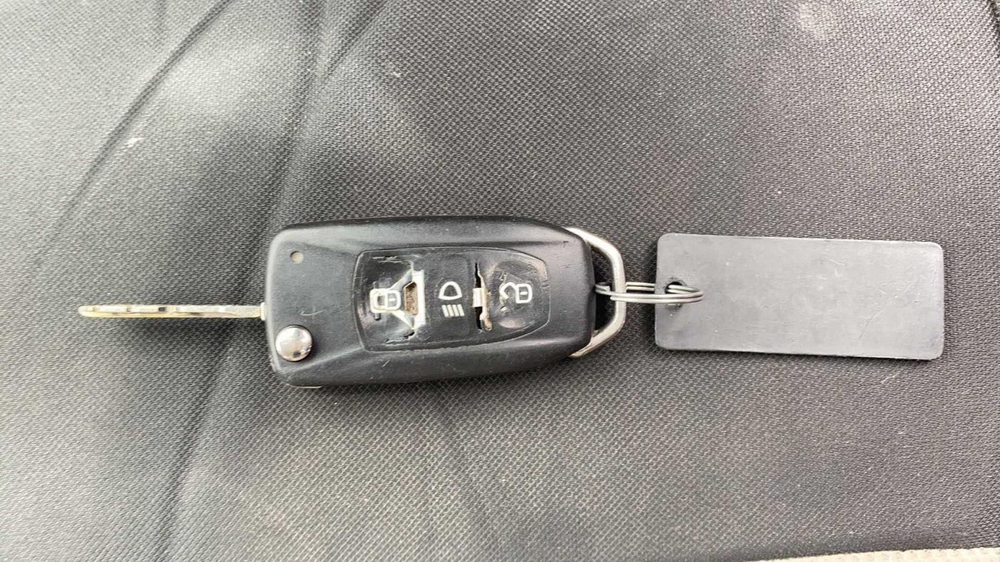 2015 Tata Bolt XT REVOTRON, Petrol, Manual, 1,24,731 km, Key Close Up