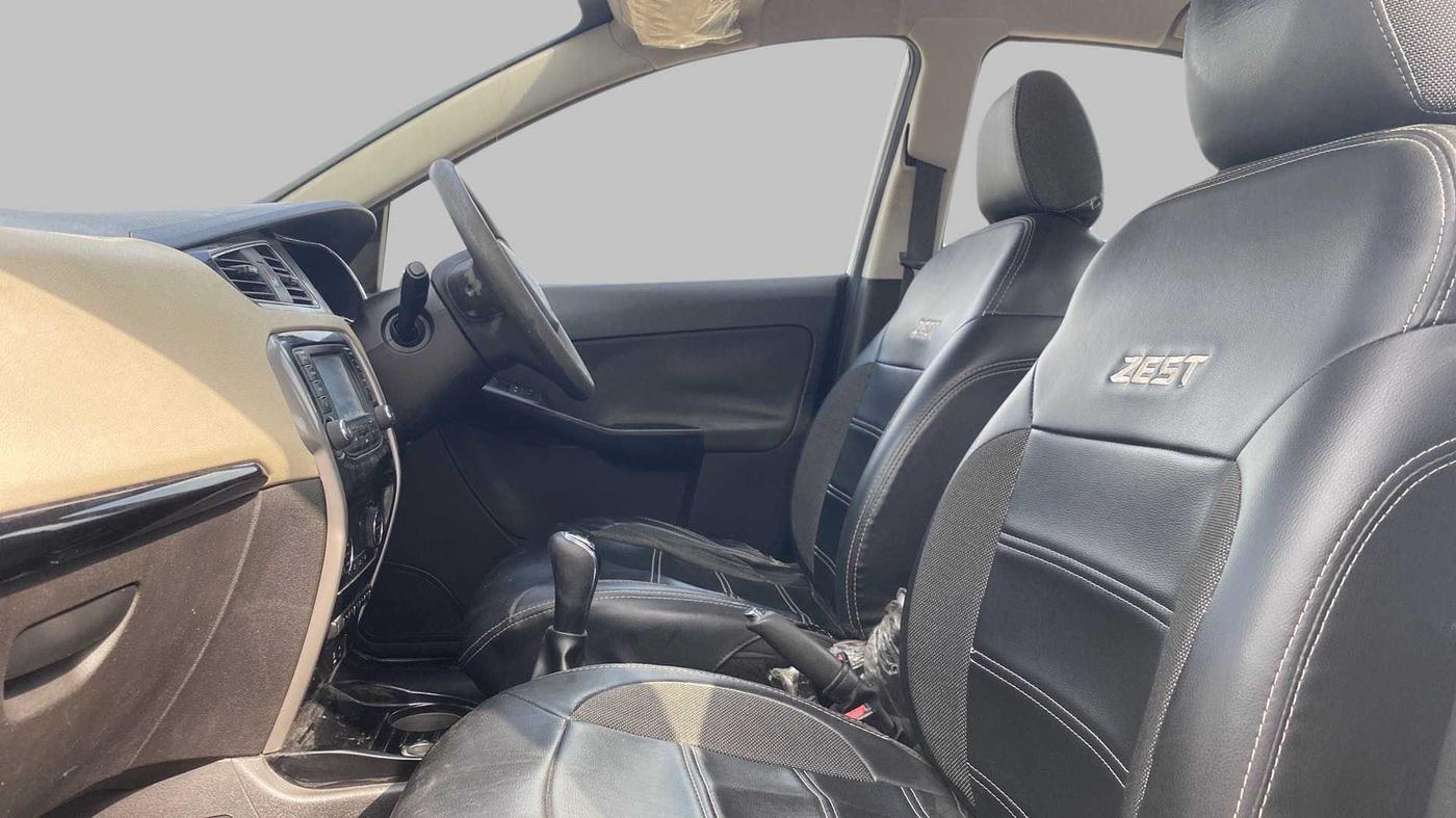 2017 Tata Zest XT PETROL, Petrol, Manual, 1,21,576 km, Right Side Front Door Cabin