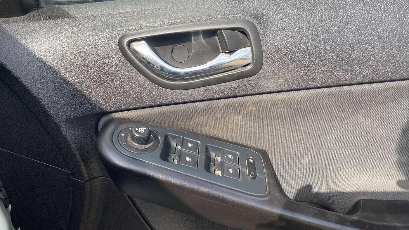 2017 Tata Zest XT PETROL, Petrol, Manual, 1,21,576 km, Driver Side Door Panels Control