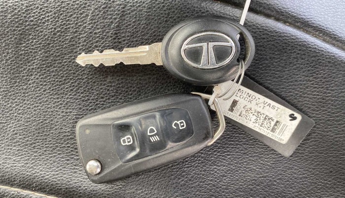 2017 Tata Zest XT PETROL, Petrol, Manual, 1,21,576 km, Key Close Up