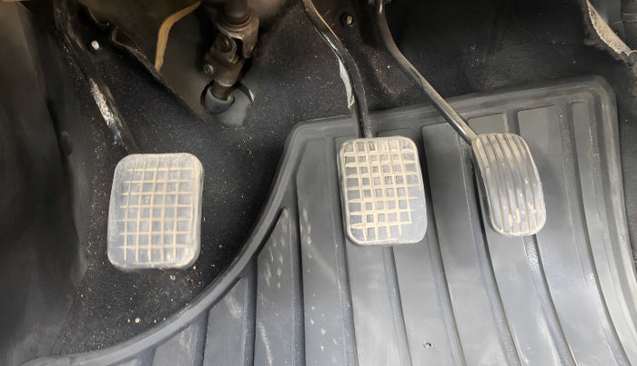 2017 Tata Zest XT PETROL, Petrol, Manual, 1,21,576 km, Pedals