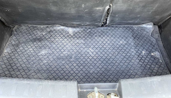 2017 Maruti Swift VXI O, Petrol, Manual, 75,594 km, Boot Inside