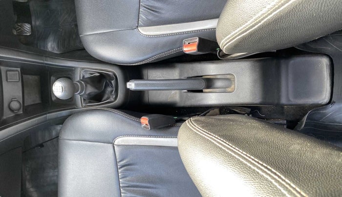 2017 Maruti Swift VXI O, Petrol, Manual, 75,594 km, Gear Lever