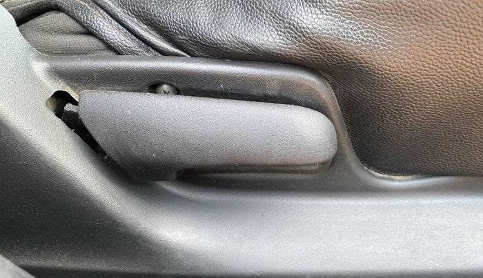 2017 Maruti Swift VXI O, Petrol, Manual, 75,594 km, Driver Side Adjustment Panel