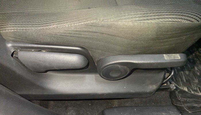 2011 Maruti Swift ZDI, Diesel, Manual, 1,18,252 km, Driver Side Adjustment Panel
