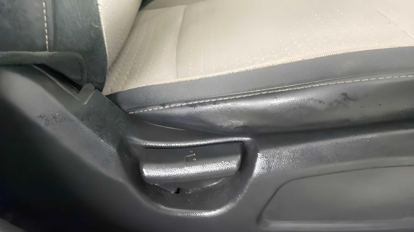 2017 Hyundai Elite i20 MAGNA EXECUTIVE 1.2, Petrol, Manual, 48,063 km, Driver Side Adjustment Panel