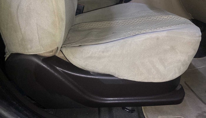 2010 Hyundai i10 SPORTZ 1.2, Petrol, Manual, 64,543 km, Driver Side Adjustment Panel