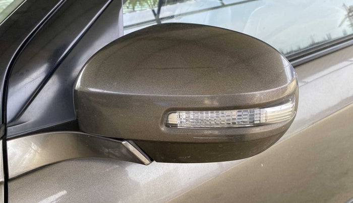 2015 Maruti Swift Dzire VDI ABS, Diesel, Manual, 1,18,604 km, Left rear-view mirror - Folding motor not working