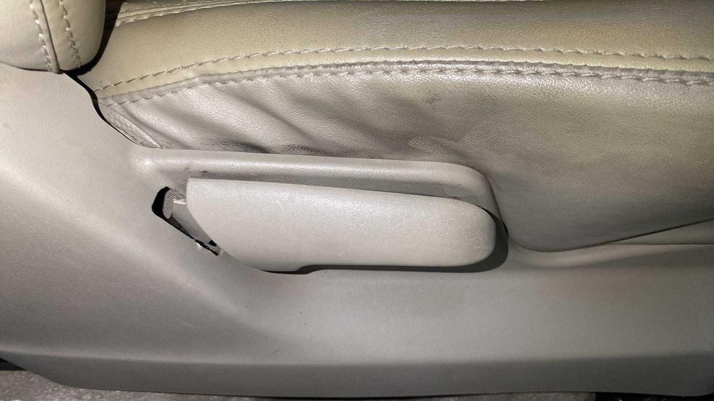 2016 Maruti Ertiga VXI AT, Petrol, Automatic, 60,079 km, Driver Side Adjustment Panel