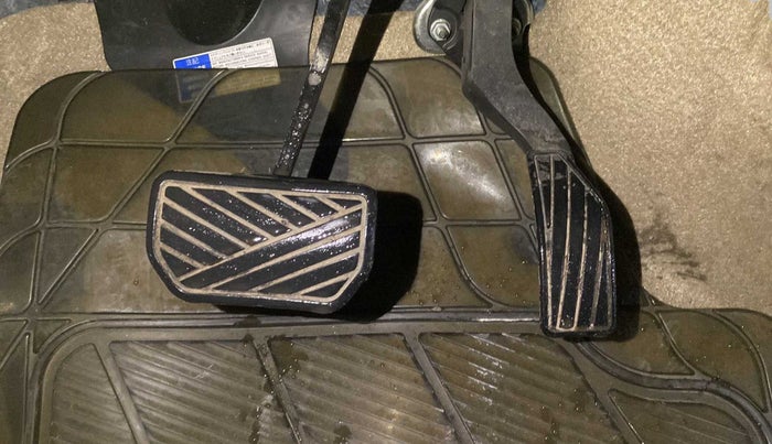 2016 Maruti Ertiga VXI AT, Petrol, Automatic, 60,079 km, Pedals