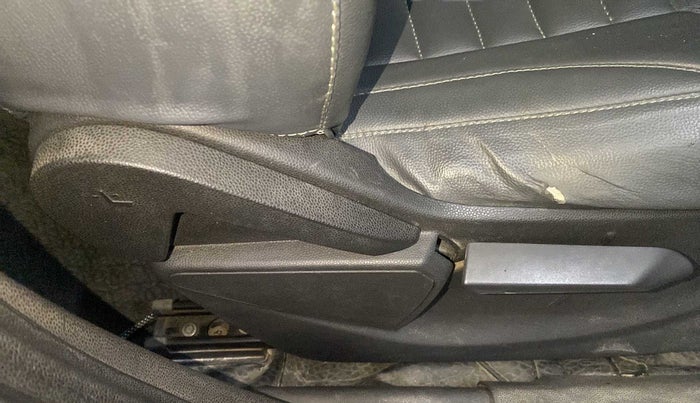 2017 Ford Ecosport TITANIUM 1.5L DIESEL, Diesel, Manual, 82,722 km, Driver Side Adjustment Panel