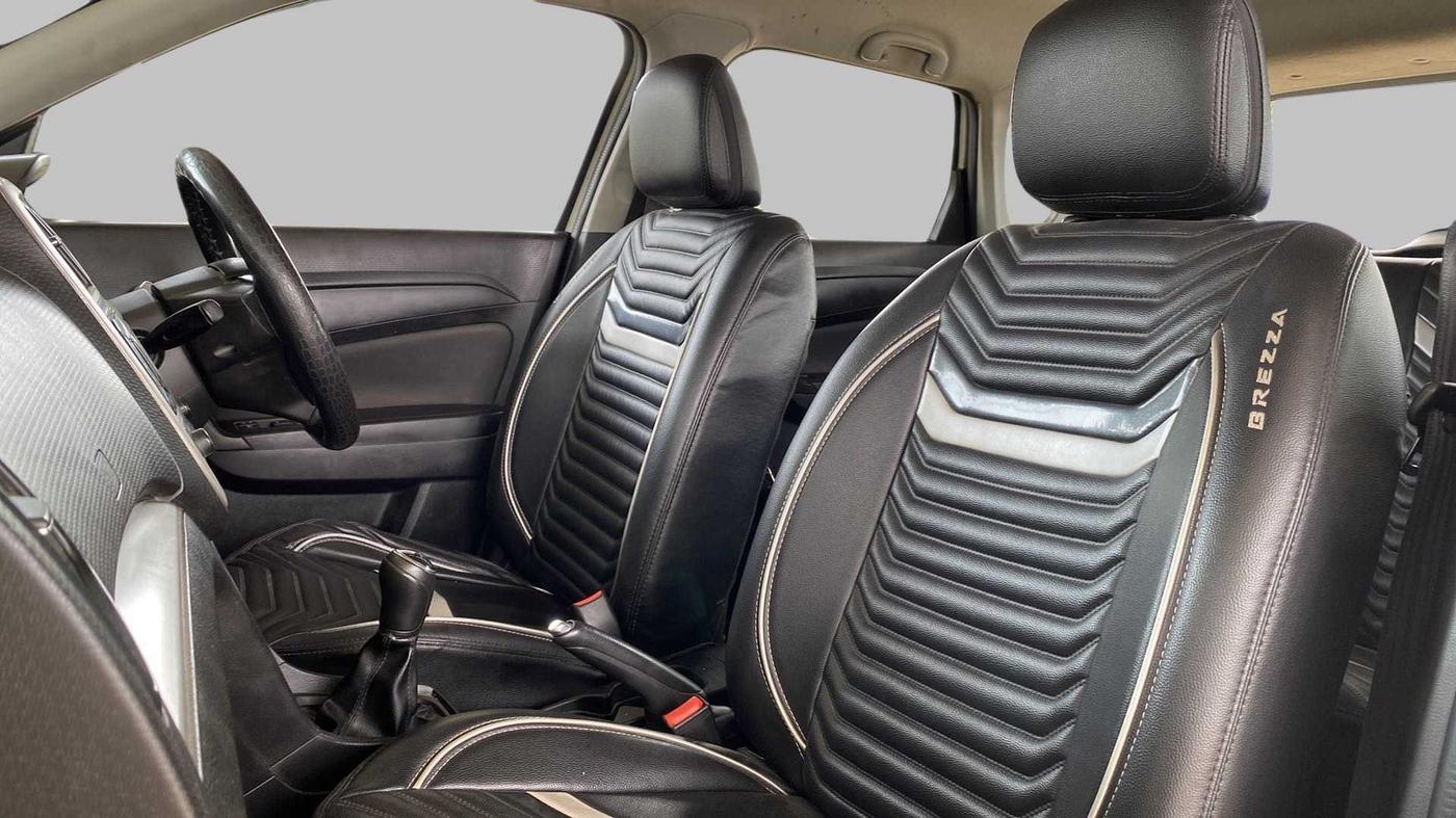 2019 Maruti Vitara Brezza VDI, Diesel, Manual, 54,264 km, Right Side Front Door Cabin