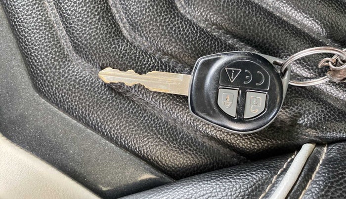 2019 Maruti Vitara Brezza VDI, Diesel, Manual, 54,264 km, Key Close Up