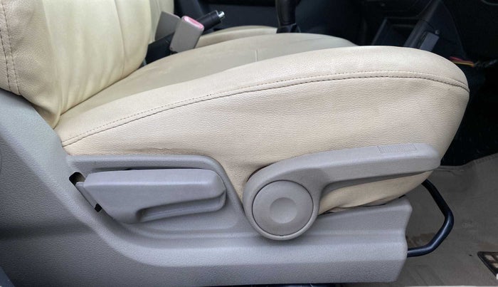 2010 Maruti Swift Dzire ZXI, Petrol, Manual, 80,313 km, Driver Side Adjustment Panel