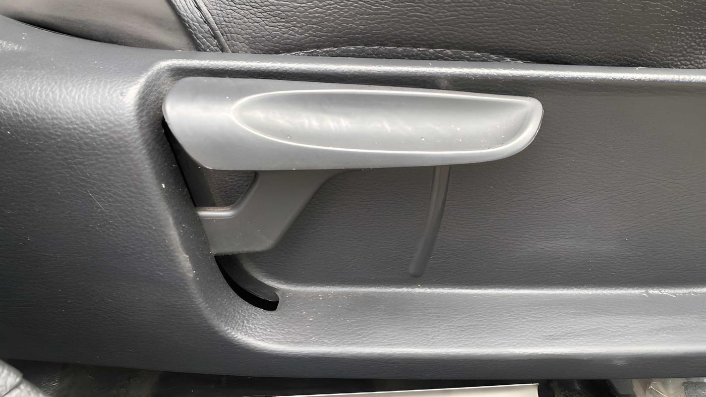 2019 Volkswagen Polo TRENDLINE 1.0L, Petrol, Manual, 57,617 km, Driver Side Adjustment Panel