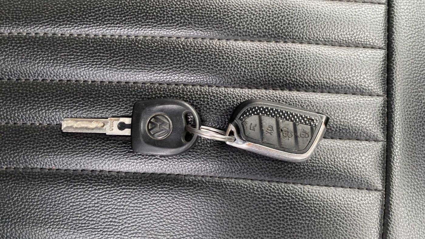 2019 Volkswagen Polo TRENDLINE 1.0L, Petrol, Manual, 57,617 km, Key Close Up