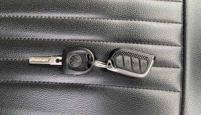 2019 Volkswagen Polo TRENDLINE 1.0L, Petrol, Manual, 57,617 km, Key Close Up