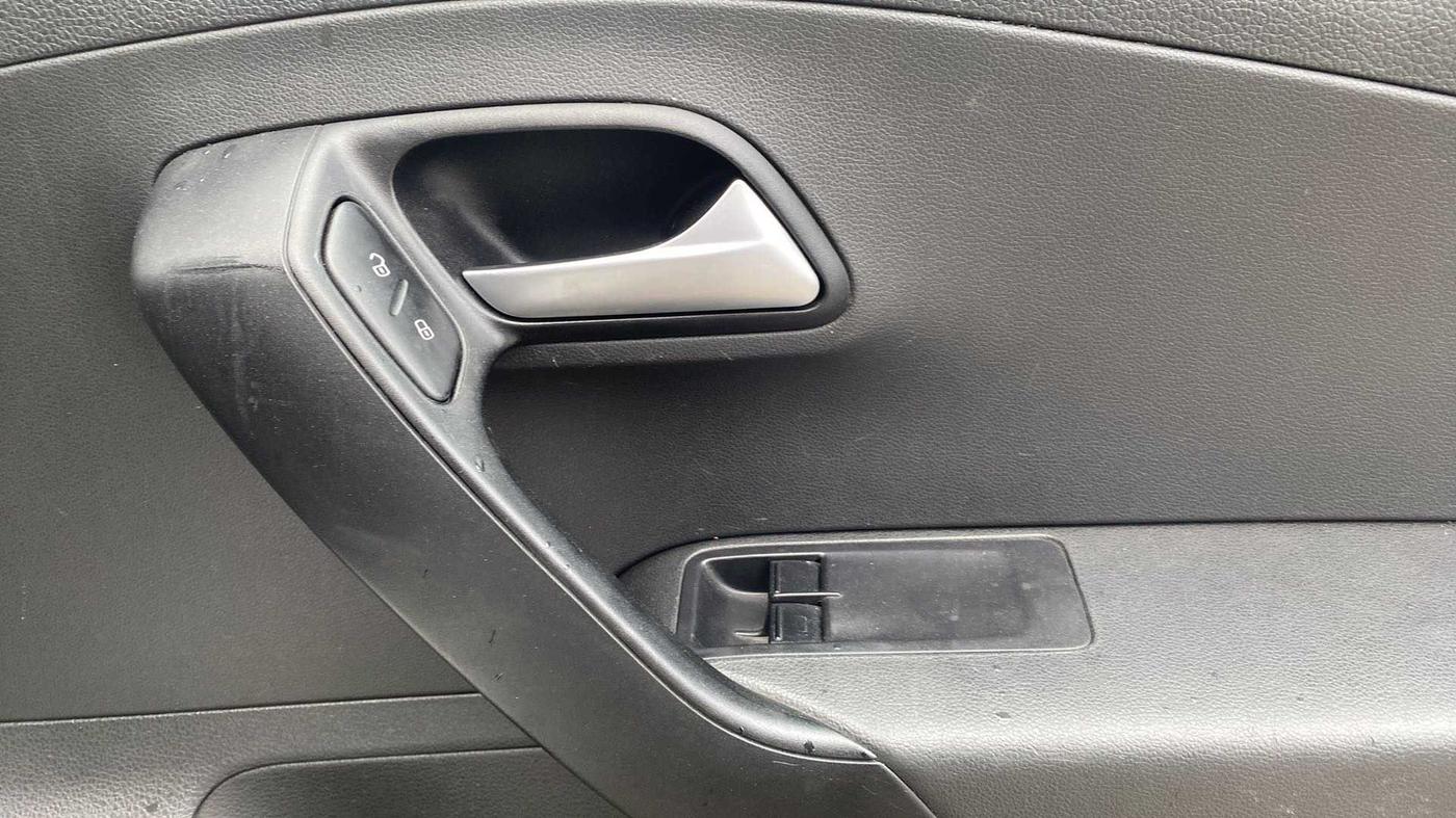 2019 Volkswagen Polo TRENDLINE 1.0L, Petrol, Manual, 57,617 km, Driver Side Door Panels Control