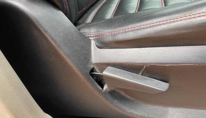 2016 Mahindra Kuv100 K4 PLUS 6 STR, Petrol, Manual, 65,758 km, Driver Side Adjustment Panel