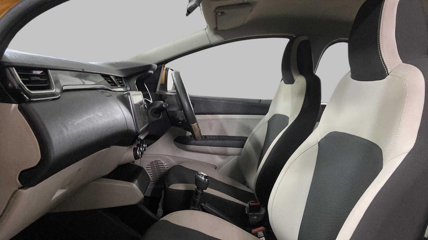 2019 Renault TRIBER RXT, Petrol, Manual, 24,048 km, Right Side Front Door Cabin