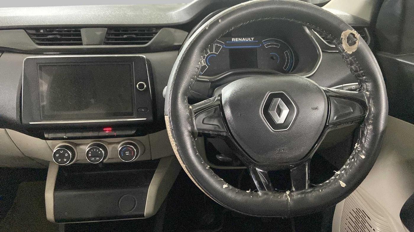 2019 Renault TRIBER RXT, Petrol, Manual, 24,048 km, Steering Wheel Close Up